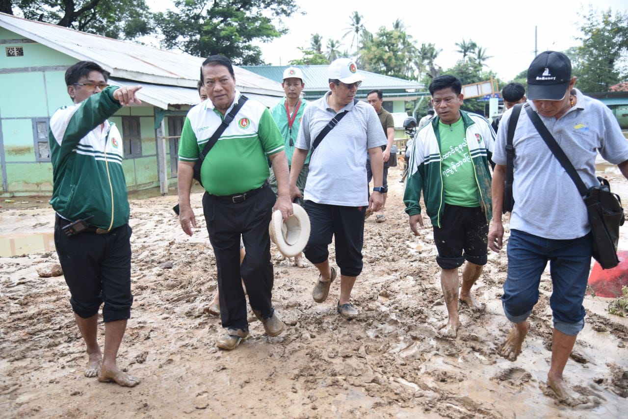 ျပည္ေထာင္စုႀကံ့ခိုင္ေရးႏွင့္ဖြံ့ၿဖိဳးေရးပါတီမွ ေရေဘးသင့္စာသင္ေက်ာင္း သန႔္ရွင္းေရး လုပ္အားေပးေဆာင္ရြက္မႈျပဳလုပ္