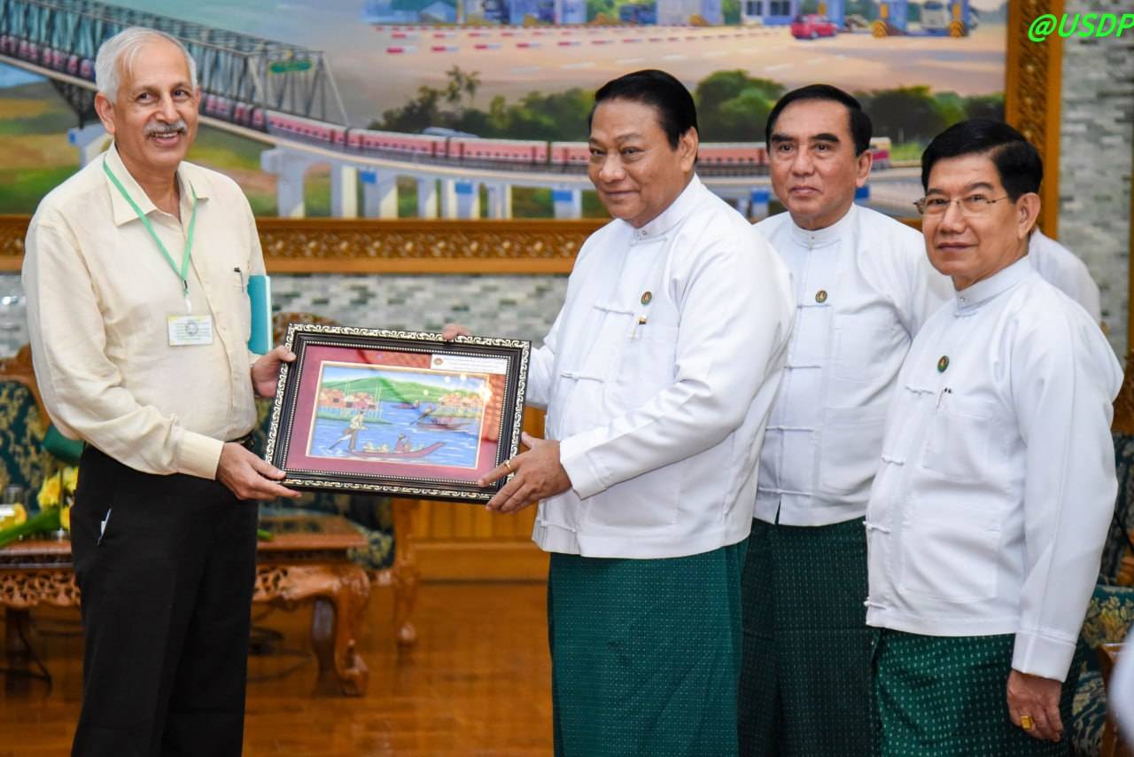 ျပည္ေထာင္စုႀကံ့ခိုင္ေရးႏွင့္ဖြံ့ၿဖိဳးေရးပါတီ ဥကၠ႒ ဦးခင္ရီ အိႏၵိယနိုင္ငံ၊ နိုင္ငံျခားေရးရာအထူးျပဳ ဝါရင့္သတင္းစာဆရာ‌ေဟာင္းျဖစ္သူ Mr.Atul Aneja အား လက္ခံေတြ႕ဆုံ