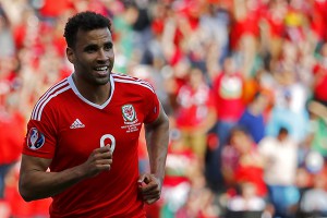 Football Soccer - Wales v Northern Ireland - EURO 2016 - Round of 16 - Parc des Princes, Paris, France - 25/6/16 Wales' Hal Robson-Kanu celebrates after Northern Ireland's Gareth McAuley scores a own goal and the first for Wales REUTERS/Stephane Mahe Livepic