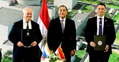 အီဂ်စ္ႏွင့္႐ုရွား န်ဴကလီယားေလာင္စာသေဘာတူညီခ်က္လက္မွတ္ထိုး