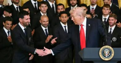 မက္ဆီနဲ႔ အင္တာမိုင္ယာမီအသင္းကို အိမ္ျဖဴေတာ္မွာ အေမရိကန္သမၼတ ေဒၚနယ္ထရန႔္ ႀကိဳဆိုဂုဏ္ျပဳ