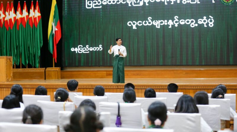 ျပည္ခိုင္ၿဖိဳးပါတီ အေထြေထြအတြင္းေရးမႉး ဦးေသာင္းေအး ပါတီဌာနခ်ဳပ္ရွိ လူငယ္မ်ားႏွင့္ေတြ႕ဆုံ ျပည္ေထာင္စုစိတ္ဓါတ္၊ မ်ိဳးခ်စ္စိတ္ထားၾကရန္ေျပာၾကား