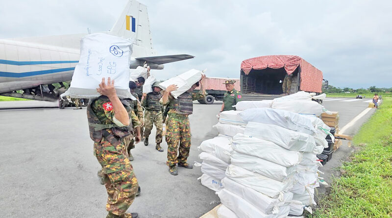 ခ်င္းျပည္နယ္အတြက္ျပန္လည္ထူေထာင္ေရးပစၥည္းမ်ား ကေလးၿမိဳ႕သို႔ တပ္မေတာ္ေလယာဥ္ျဖင့္ေရာက္ရွိလာ ခ်င္းျပည္နယ္အတြက္ျပန္လည္ထူေထာင္ေရးပစၥည္းမ်ား ကေလးၿမိဳ႕သို႔ တပ္မေတာ္ေလယာဥ္ျဖင့္ေရာက္ရွိလာ