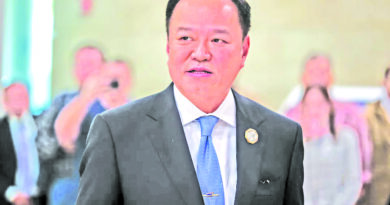 ေသနတ္ဝယ္ ယူ ခြင့္ လိုင္စင္မ်ားဆိုင္းငံ့ရန္ ထိုင္းဝန္ႀကီးခ်ဳပ္ေျပာ ေသနတ္ဝယ္ ယူ ခြင့္ လိုင္စင္မ်ားဆိုင္းငံ့ရန္ ထိုင္းဝန္ႀကီးခ်ဳပ္ေျပာ