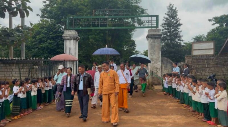 သီေပါ၌ ယာယီပိတ္ထားသည့္ အေျခခံပညာေက်ာင္း ၁၇ ေက်ာင္း ျပန္လည္ဖြင့္လွစ္ သီေပါ၌ ယာယီပိတ္ထားသည့္ အေျခခံပညာေက်ာင္း ၁၇ ေက်ာင္း ျပန္လည္ဖြင့္လွစ္